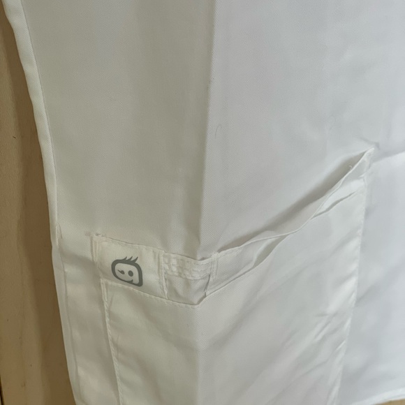 Wonder Wink Wonder work uniform top NWT - Picture 3 of 4